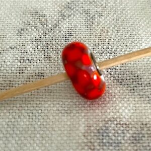 Trollbeads. Red/purple chess.